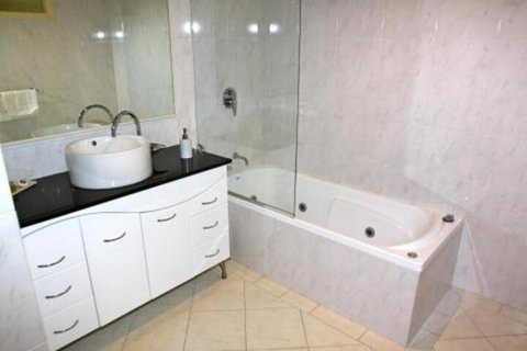 Five Clematis Views - Accommodation Yamba 6