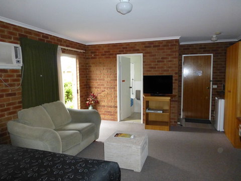 Inverloch Central Motor Inn - Accommodation Yamba 5