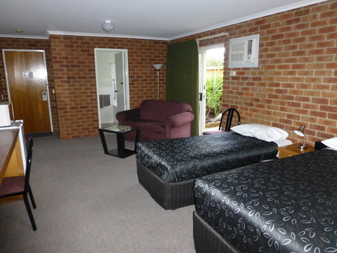 Inverloch Central Motor Inn - Accommodation Yamba 3