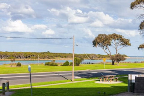 Anglesea River Apartments - Accommodation Yamba 0