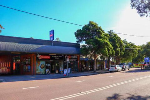 Lakefront Simplicity - Accommodation Yamba 2