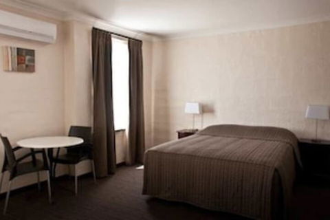 Prince Of Wales Hotel Bunbury - Accommodation Yamba 4