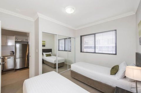 Dolphin Quay Apartments - Accommodation Yamba 2