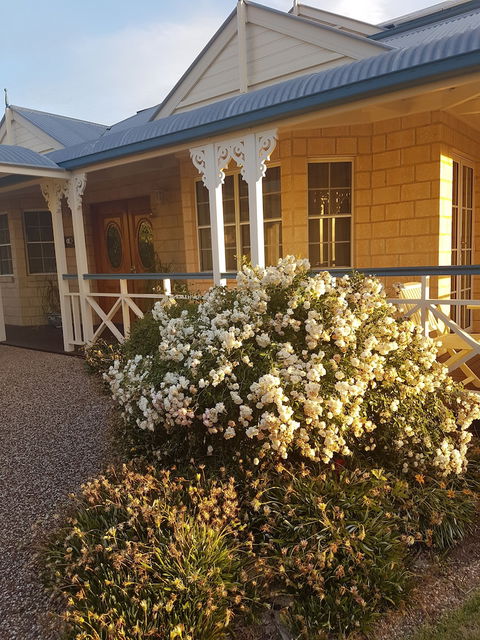Grovely House Bed & Breakfast - Accommodation Yamba 0