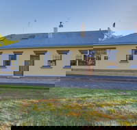 White's Corner - Accommodation Yamba