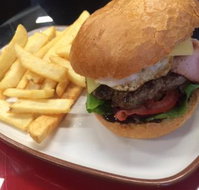 Drouin PizzaBurger Lounge - Accommodation Yamba