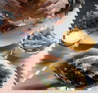 Two Hands - Accommodation Yamba