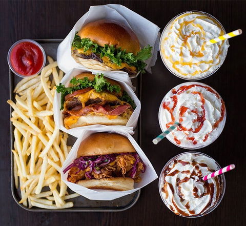 Cheezy Burger - Accommodation Yamba 0