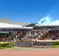 Flinderz Cafe - Accommodation Yamba