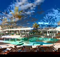 Oasis Pool Bar - Accommodation Yamba