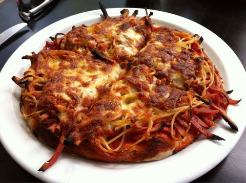 Age's Pizza Place - Accommodation Yamba 0