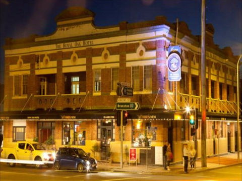 Royal Oak Hotel - Accommodation Yamba 0