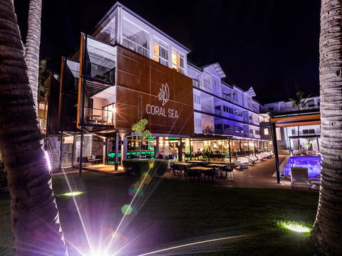 The Rocks - Restaurant, Bar, Pool Club - Accommodation Yamba 0