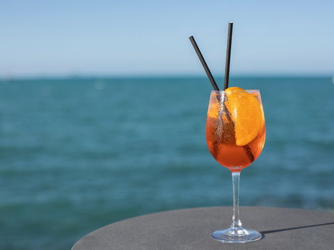 The Rocks - Restaurant, Bar, Pool Club - Accommodation Yamba 2