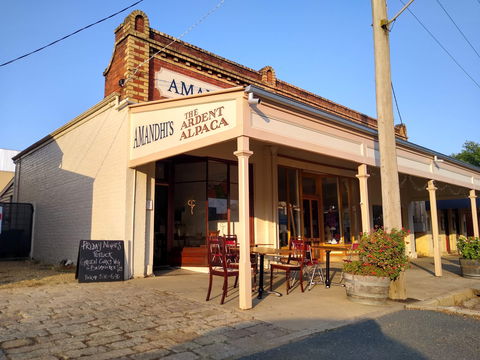 Amandhi's - Accommodation Yamba 0