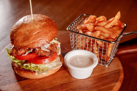 R Bar & Kitchen - Accommodation Yamba 0