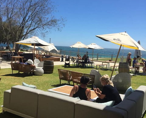 Oceans 27 - Accommodation Yamba 0