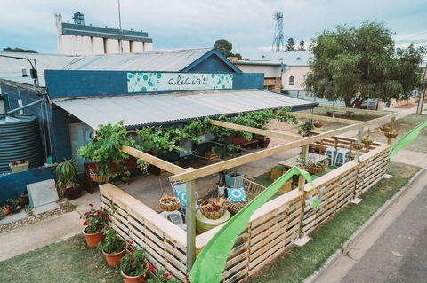 Alicia's Cafe - Accommodation Yamba 0