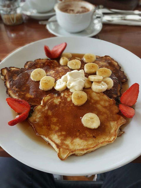 Charlotte's Table - Accommodation Yamba 0
