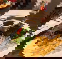 DOOLEYS Waterview Club - Accommodation Yamba