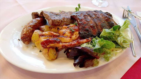 Rosewood Cottage Steakhouse - Accommodation Yamba 0