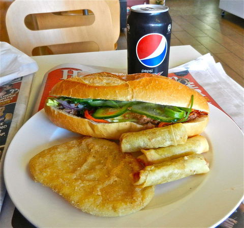VN Wrap 'n' Roll - Sunshine North - Accommodation Yamba 0