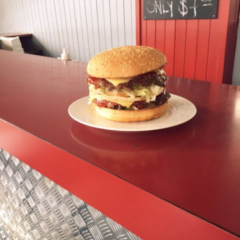 Danny's Burgers - Accommodation Yamba 0