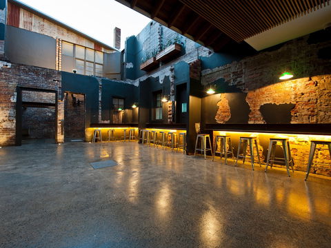 Royal Hotel Queanbeyan - Accommodation Yamba 1