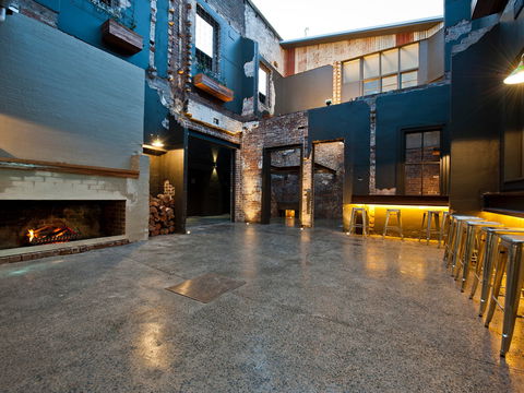 Royal Hotel Queanbeyan - Accommodation Yamba 2