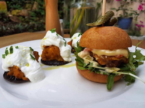 Saint Laura Cafe - Accommodation Yamba 0