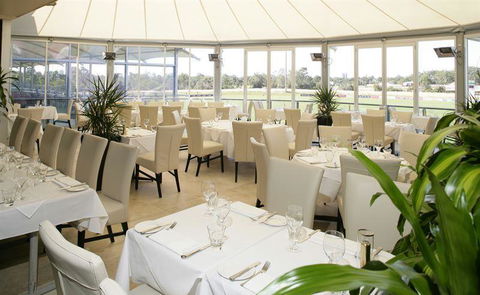 L' Aqua Restaurant - Accommodation Yamba 1