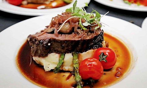 L' Aqua Restaurant - Accommodation Yamba 3
