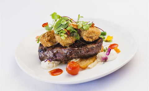 L' Aqua Restaurant - Accommodation Yamba 4