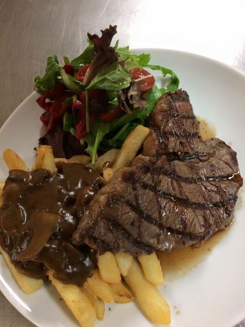 Clippers Bar & Grill - Accommodation Yamba 3