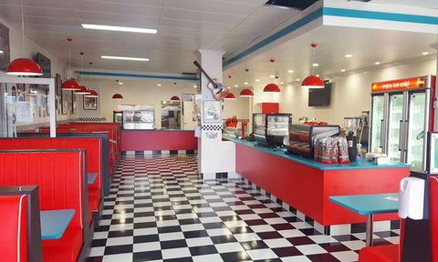 RJ's Rock N Roll Diner - Accommodation Yamba 8