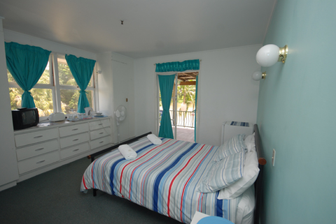 Riverview Hotel - Accommodation Yamba 0