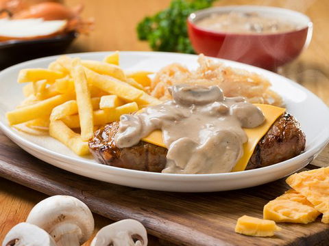 Golden Cloud Spur Steak Ranch - Accommodation Yamba 0