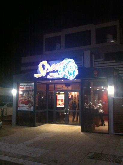 Golden Cloud Spur Steak Ranch - Accommodation Yamba 5