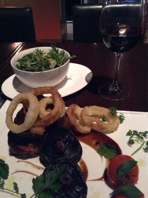 O Bar & Restaurant - Accommodation Yamba 2