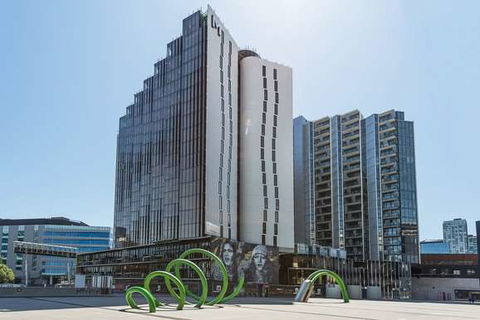 Peppers Docklands - Accommodation Yamba 0