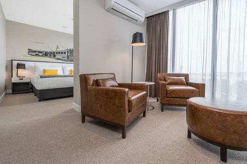 Peppers Docklands - Accommodation Yamba 5
