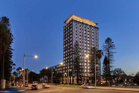 DoubleTree by Hilton Perth Waterfront - Accommodation Yamba 1
