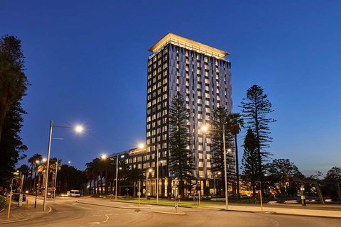 DoubleTree by Hilton Perth Waterfront - Accommodation Yamba 2