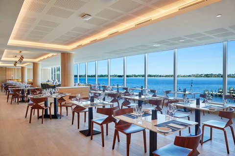 DoubleTree by Hilton Perth Waterfront - Accommodation Yamba 16