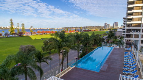 Crowne Plaza Perth - Accommodation Yamba 0