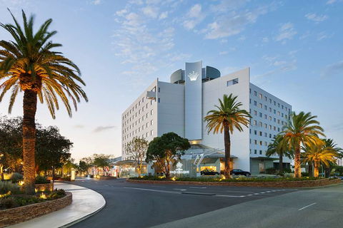 Crown Promenade Perth - Accommodation Yamba 0