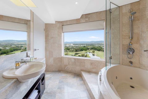 RACV Royal Pines Resort - Accommodation Yamba 3