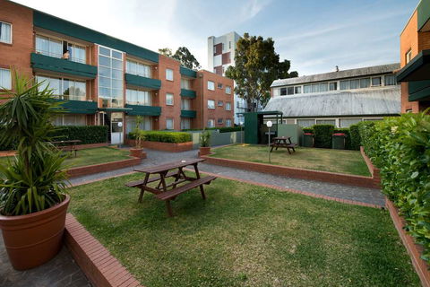 APX Apartments Parramatta - Accommodation Yamba 3