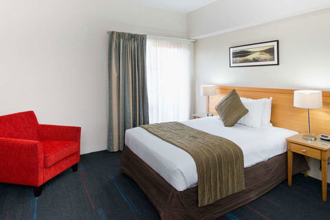 APX Apartments Parramatta - Accommodation Yamba 4