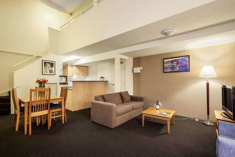 APX Apartments Parramatta - Accommodation Yamba 5